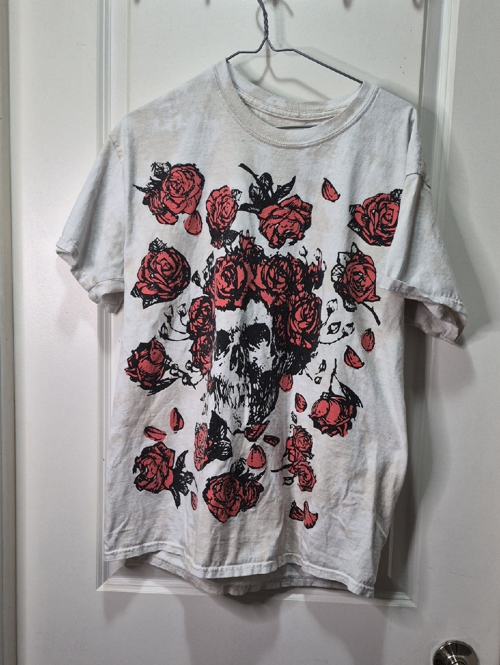 Grateful Dead White Tee with Red Rose and Skull Graphic